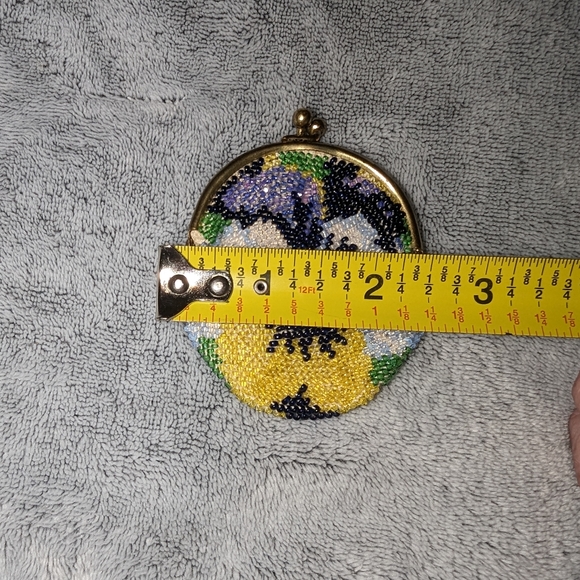 Holding!! Vintage Hand Beaded Small Coin Pouch - Picture 3 of 6